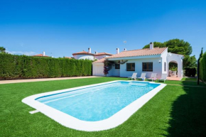 Chalet a pie Cala Forn con piscina